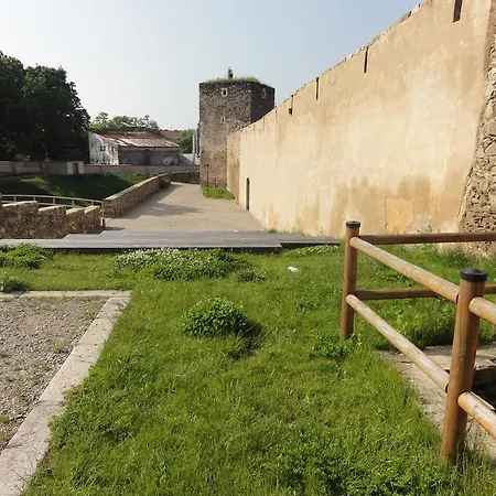 Penzion U Hradeb
