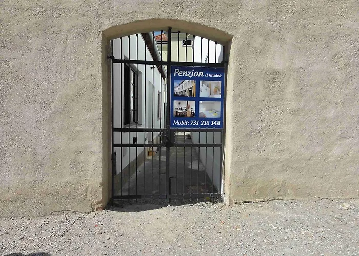 U Hradeb Pensionat 3*